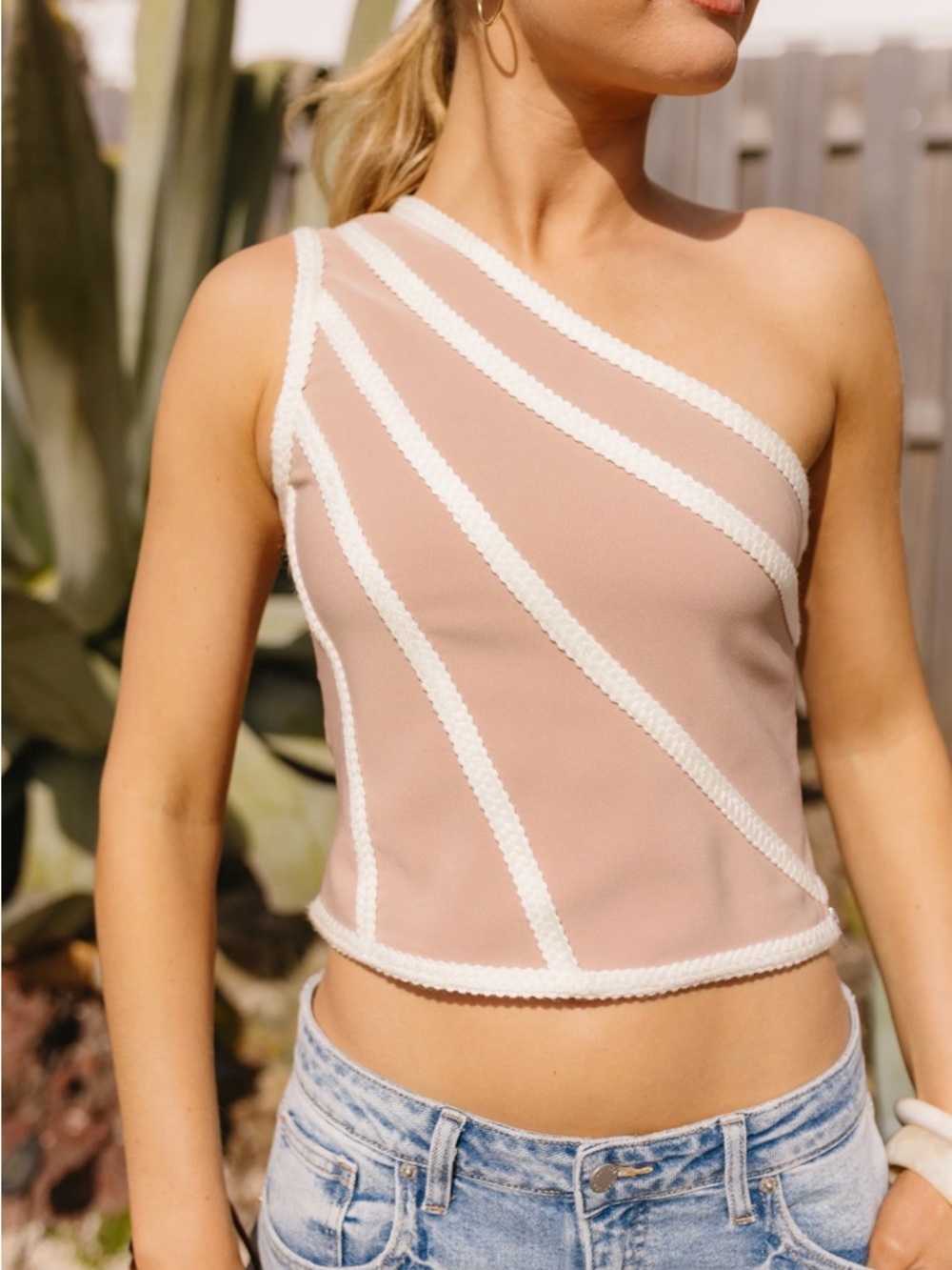 vestique One-Shoulder Crop Top with White Trim